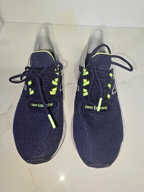 New Balance tennis shoes